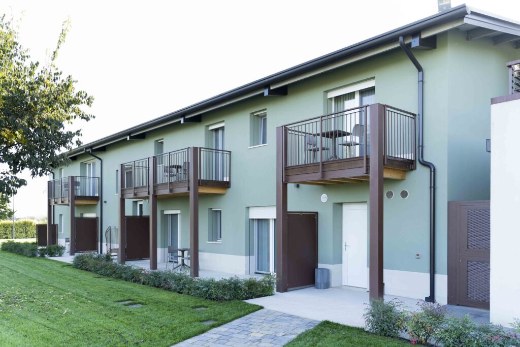 facciata-laterale-camere-giardino
