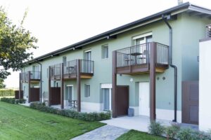 facciata-laterale-camere-giardino